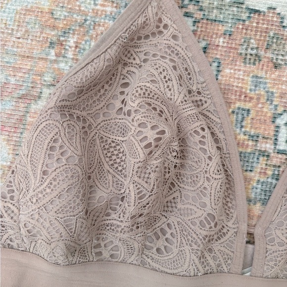 🌿💕 SOLD!! Lively All You Women’s Lace Bralette in Taupe - Picture 3 of 5